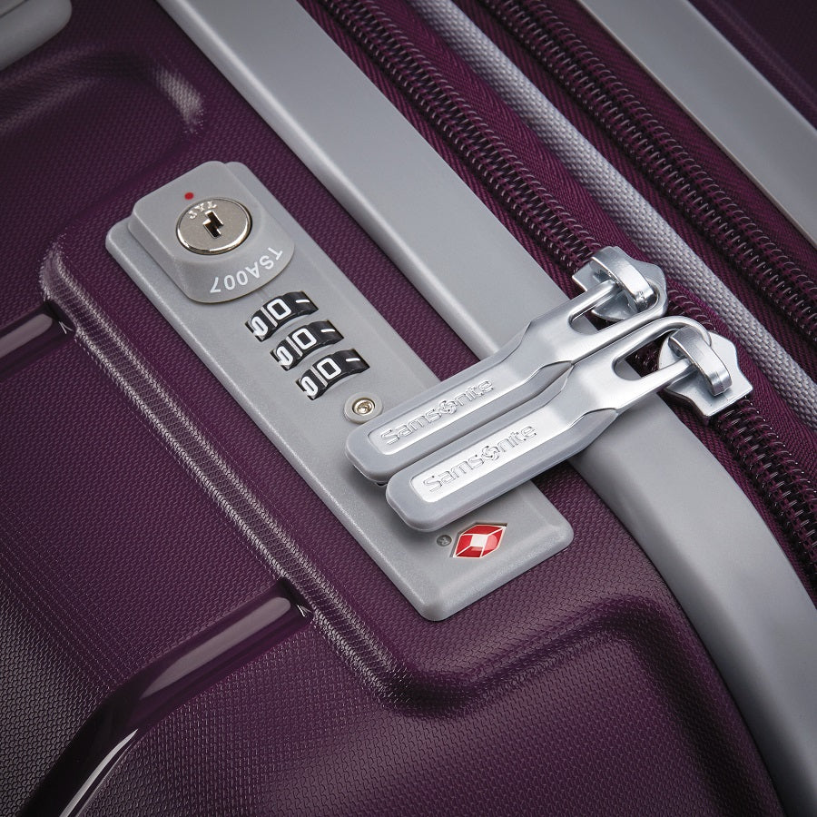 Samsonite Freeform 21" Carry-On Spinner