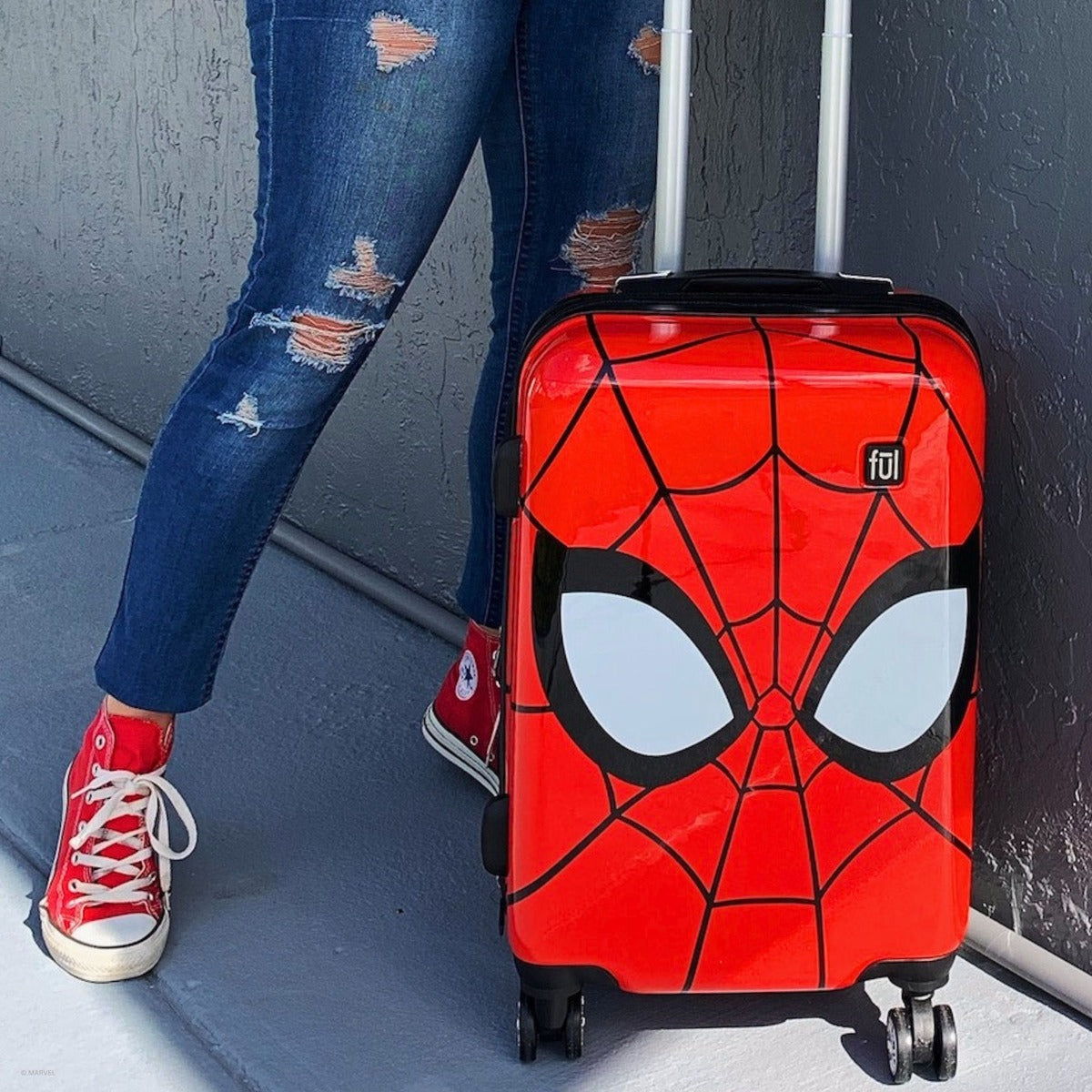 Marvel Spiderman Mask FŪL 21" Hard Rolling Luggage, Red
