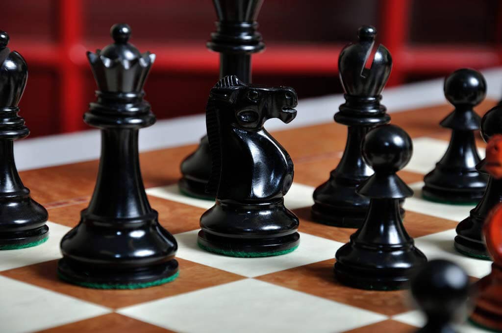 Staunton Reykjavik II Prestige Chess Set, Box and Board Combination