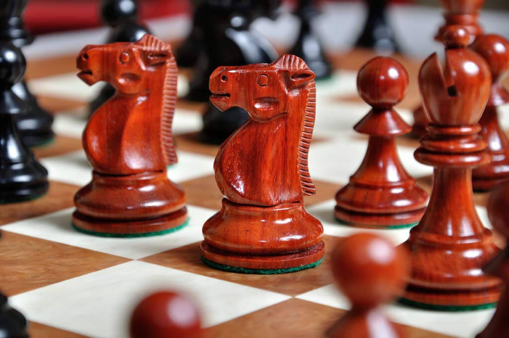 Staunton Reykjavik II Prestige Chess Set, Box and Board Combination