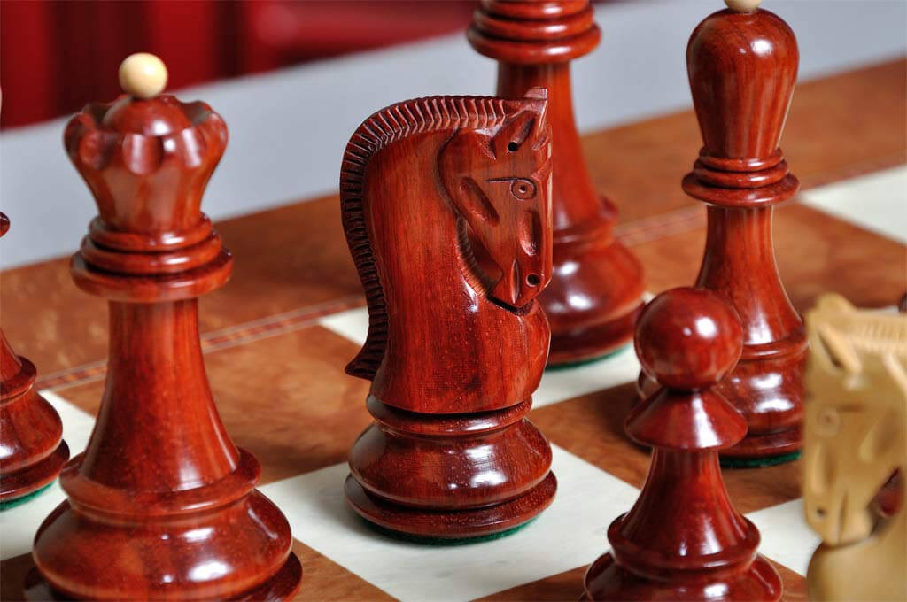 Staunton Zagreb '59 Chess Set, Box and Board Combination - Boxwood-Blood Rosewood