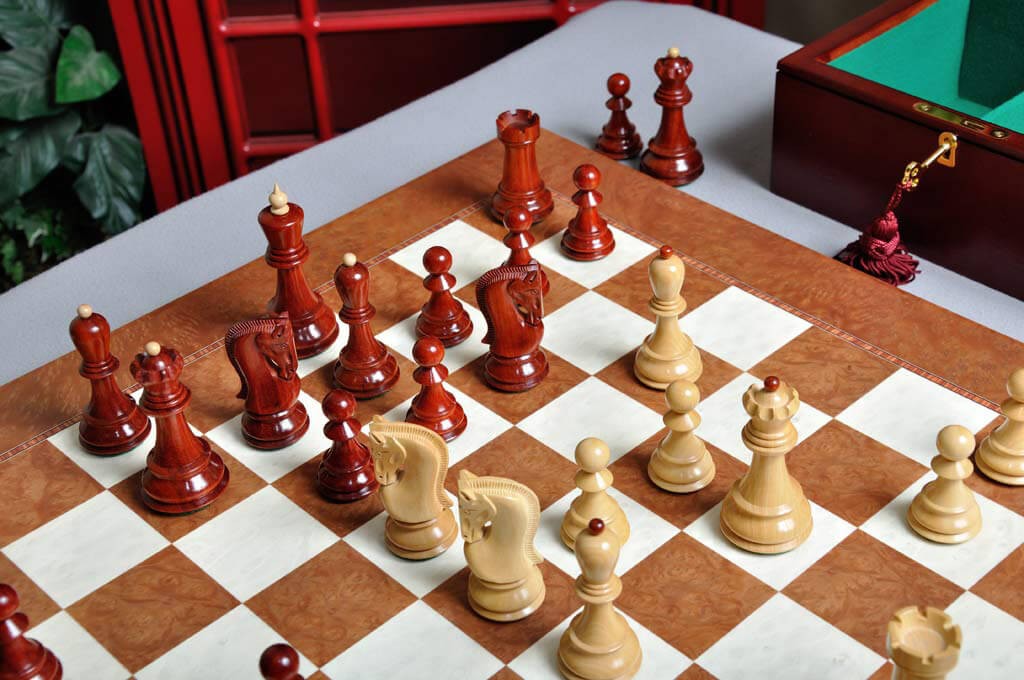 Staunton Zagreb '59 Chess Set, Box and Board Combination - Boxwood-Blood Rosewood
