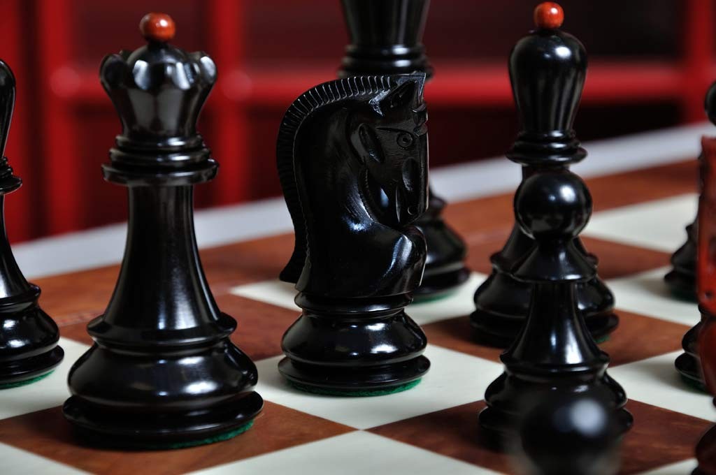 Staunton Zagreb '59 Prestige Chess Set, Box and Board Combination